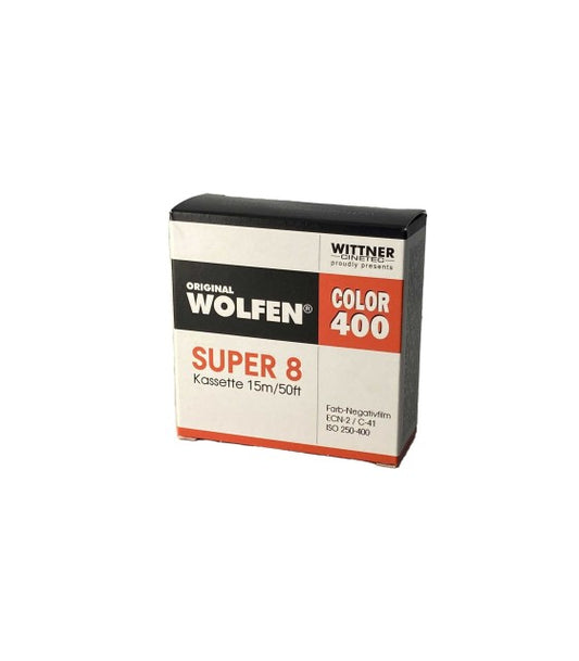Super 8 Wolfen 400D